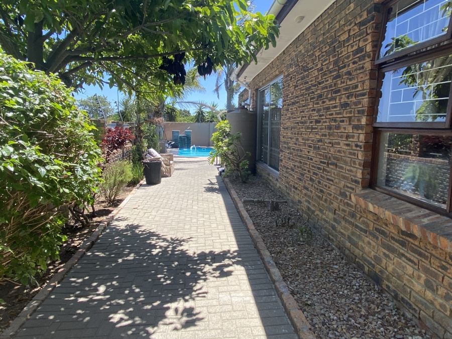 6 Bedroom Property for Sale in De Tijger Western Cape